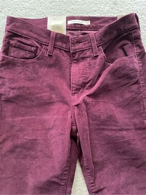 Levi's Classic Straight Leg Burgundy Corduroy Jeans Women’s Size 8 (29x30) NWT